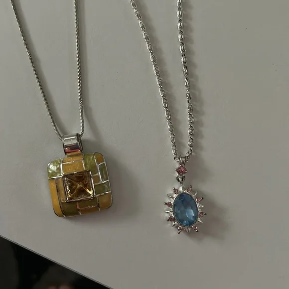 Bundle of two necklaces - Picture 2 of 5